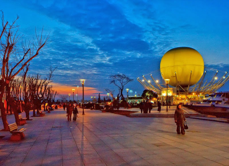 اين تقع ساحة كاديكوي في اسطنبول