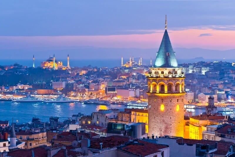 برج غلطة اسطنبول والعقارات بقربه